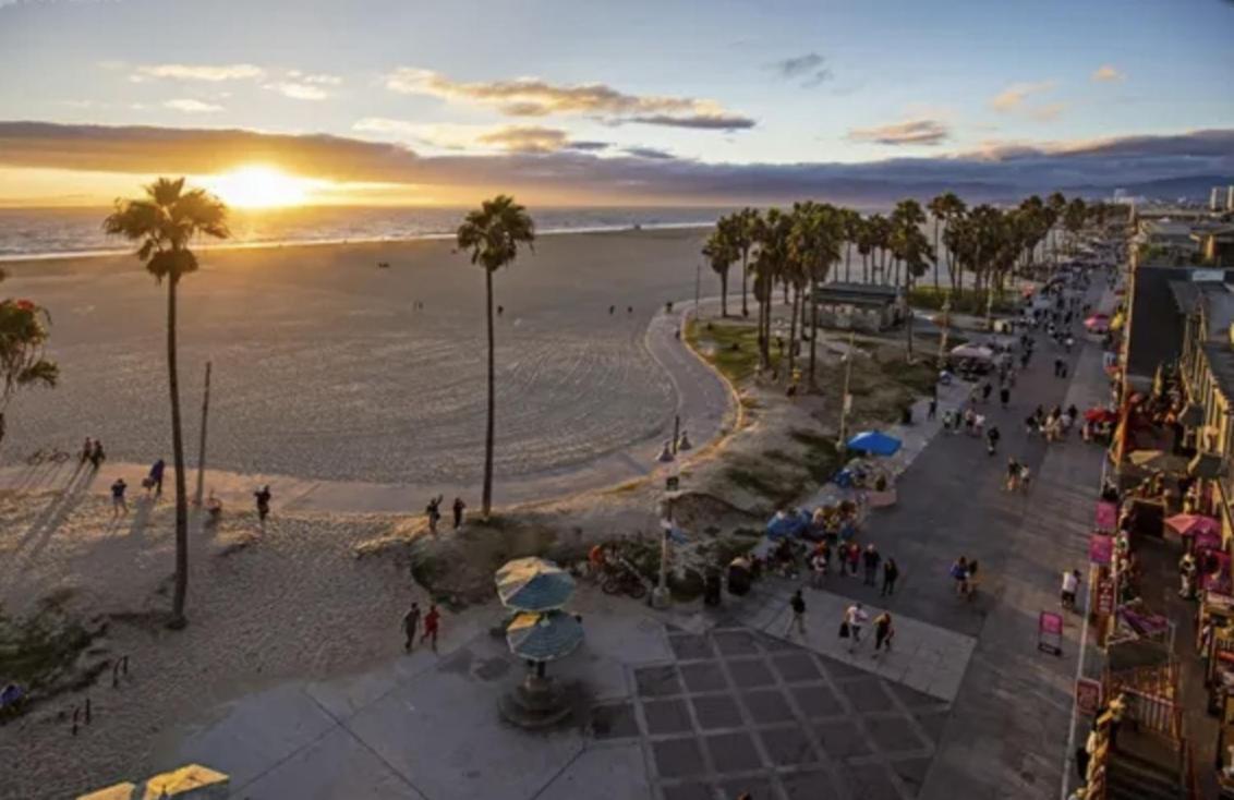 Venice Beach Studio With Large Private Patio Steps To The Beach Los Angeles Eksteriør bilde
