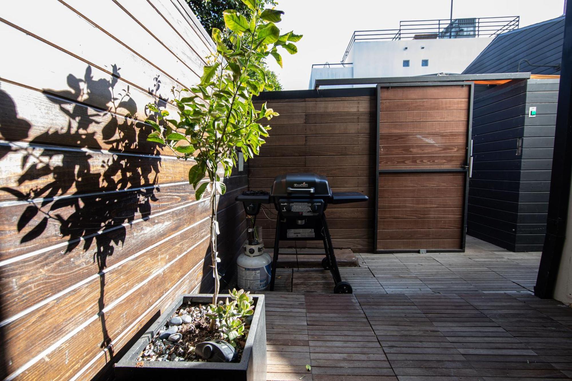 Venice Beach Studio With Large Private Patio Steps To The Beach Los Angeles Eksteriør bilde