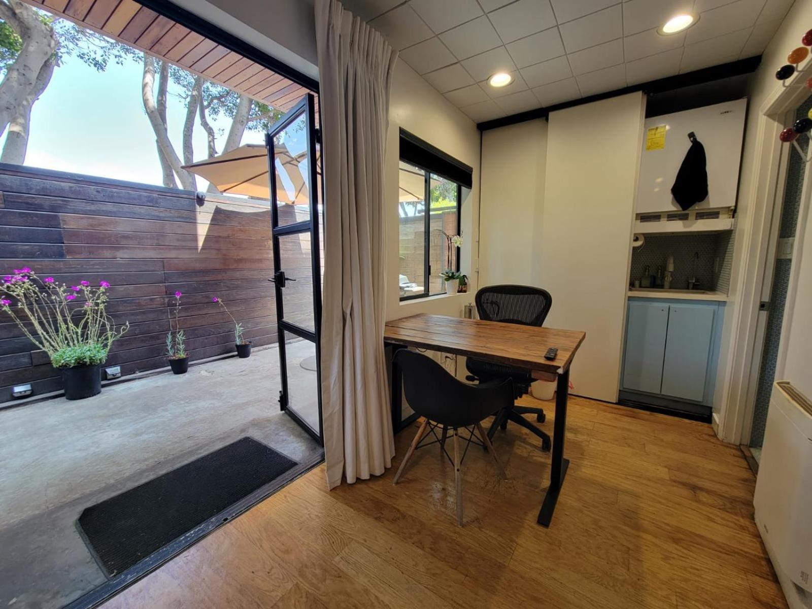 Venice Beach Studio With Large Private Patio Steps To The Beach Los Angeles Eksteriør bilde